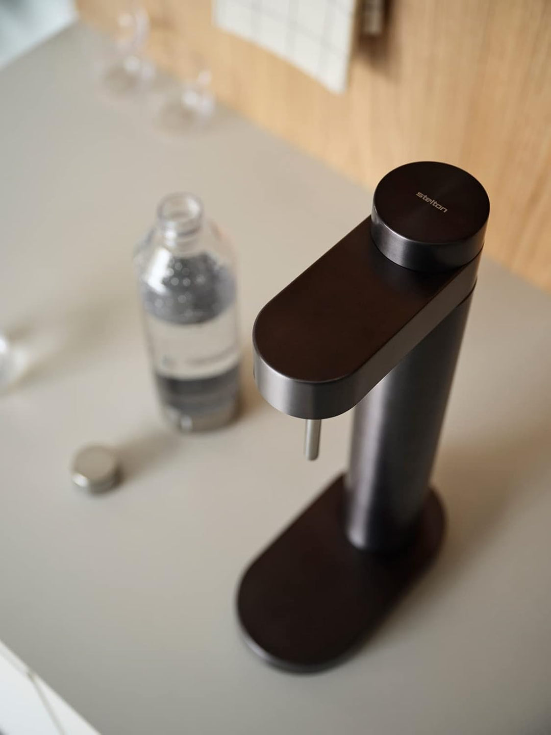 Stelton CO2 Carbonator, Brus Wassersprudler Schwarz Metallic