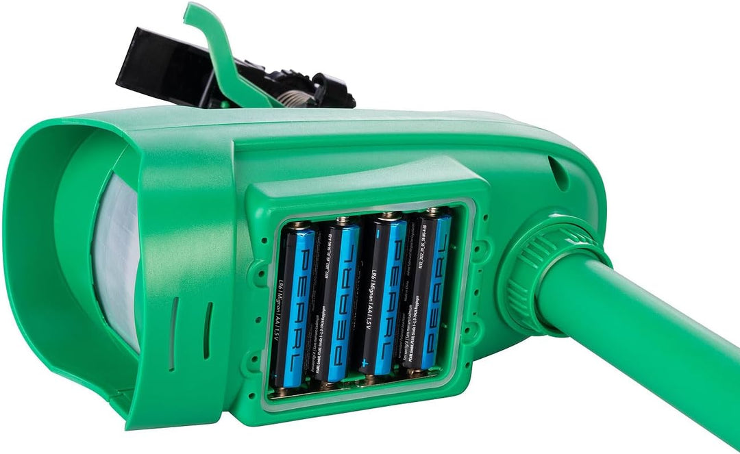 Royal Gardineer Katzen-Vertreiber: 4er-Set Wasserstrahl-Tierschrecke, PIR-Sensor, Batteriebetrieb, 1