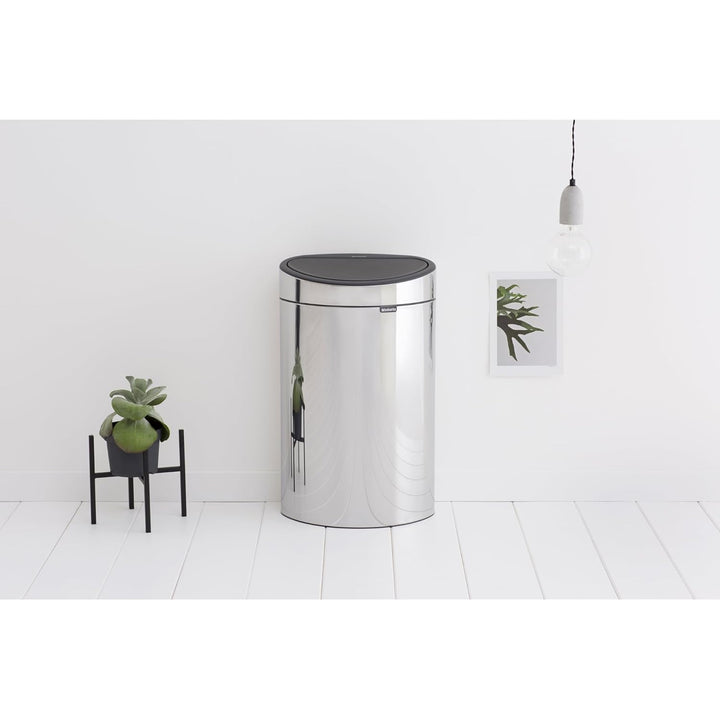 Brabantia Touch Bin New mit herausnehmbaren Kunststoffeinsatz, 40L, Edelstahl, Brilliant Steel, 32.8