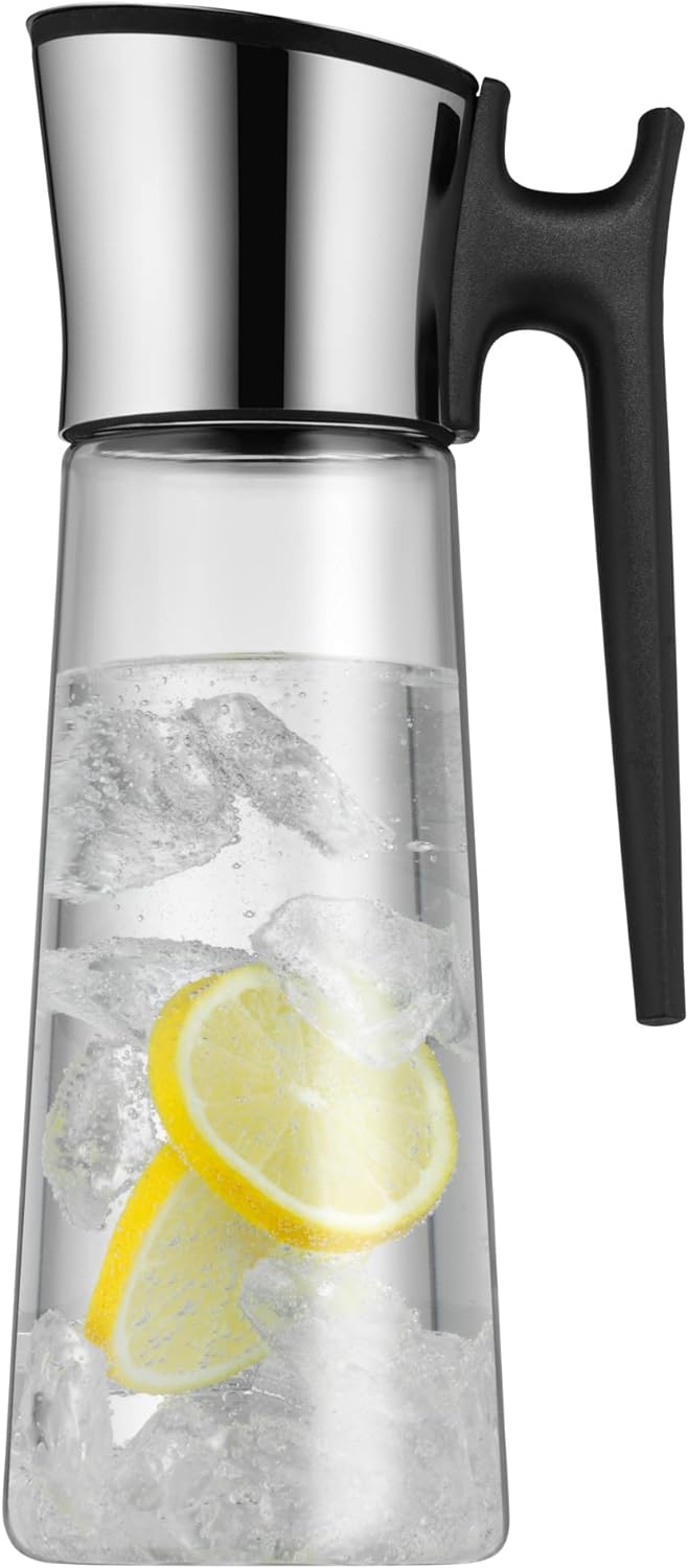 WMF Basic Wasserkaraffe mit Griff 1,5 liter, Glaskaraffe mit Deckel 1,5 l, Silikondeckel, CloseUp-Ve
