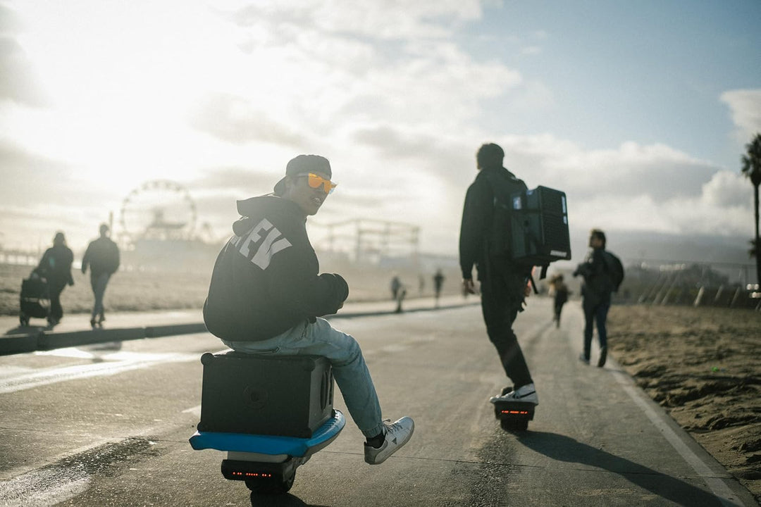 SOUNDBOKS Go – Tragbarer Bluetooth-Lautsprecher – USB-C-Aufladung Akku – Kompakter Performance-Lauts