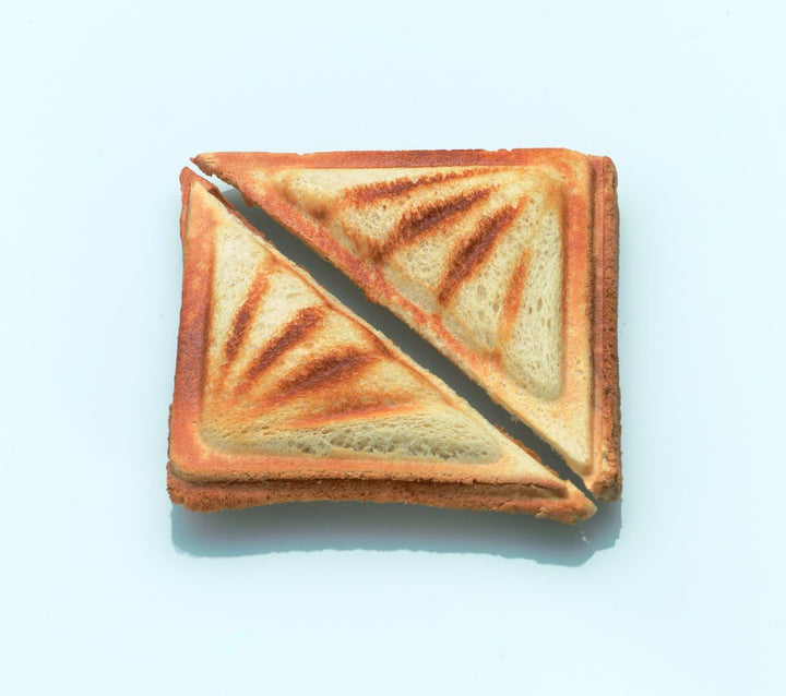 Cloer 6219 Sandwichmaker, 900 W für 2 diagonal geteilte Toasts, optische Fertigmeldung, silber Silbe