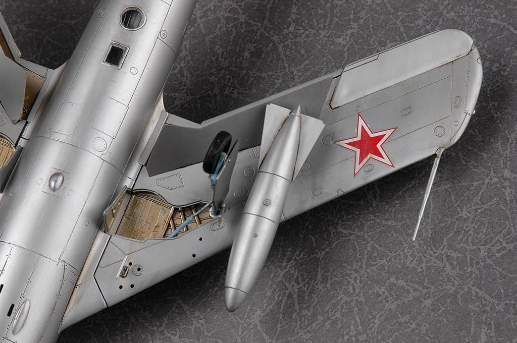 Hobby Boss 80337 Modellbausatz MiG-17 PFU Fresco E