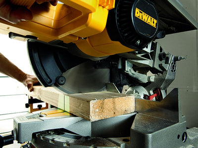 DeWalt Tisch-, Kapp- und Gehrungssäge/ Kombisäge (1,600 Watt, 305 mm Sägeblatt-ø, für den Langzeitei