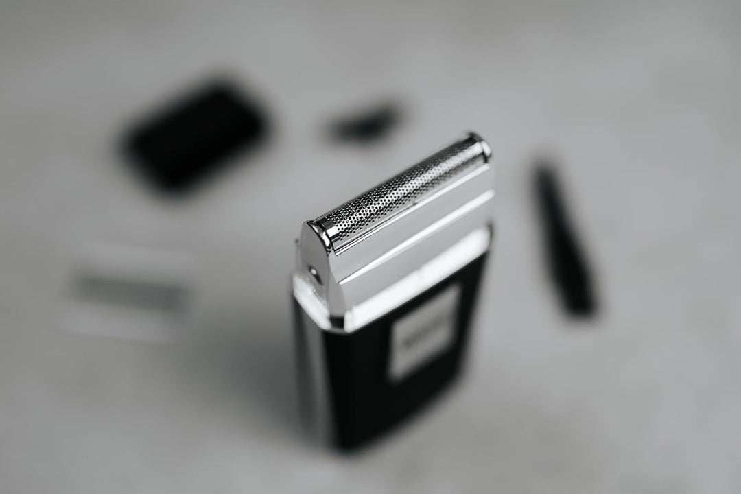 Wahl Travel Shaver - Kabelloser und wiederaufladbarer elektrischer Rasierer für Herren, ideal für Re