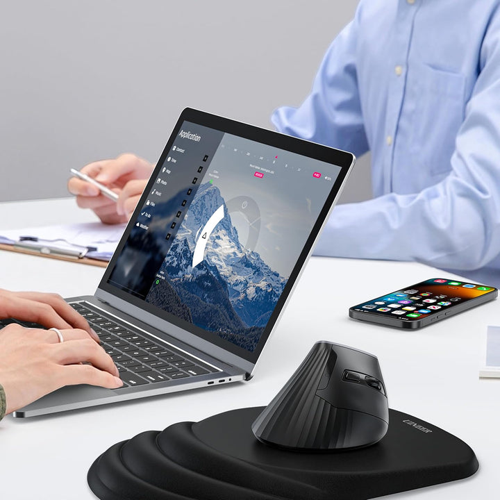 Ergonomische Maus Kabellos, 2,4GHz Vertikale Maus mit USB-Empfänger, Wiederaufladbar per USB-C, 4 DP