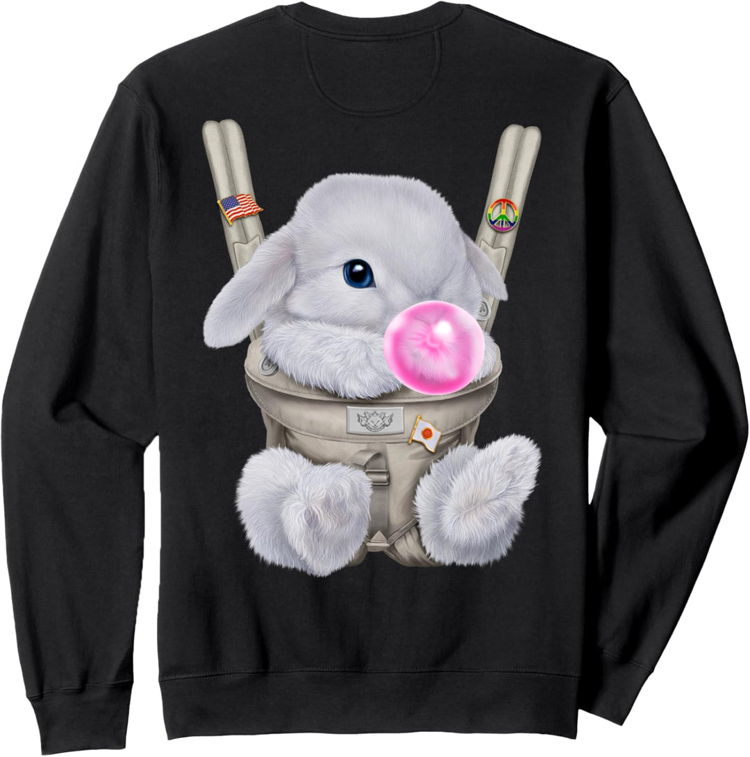 Weisses Zwergkaninchen mit Kaugummi in der Babytrage Sweatshirt