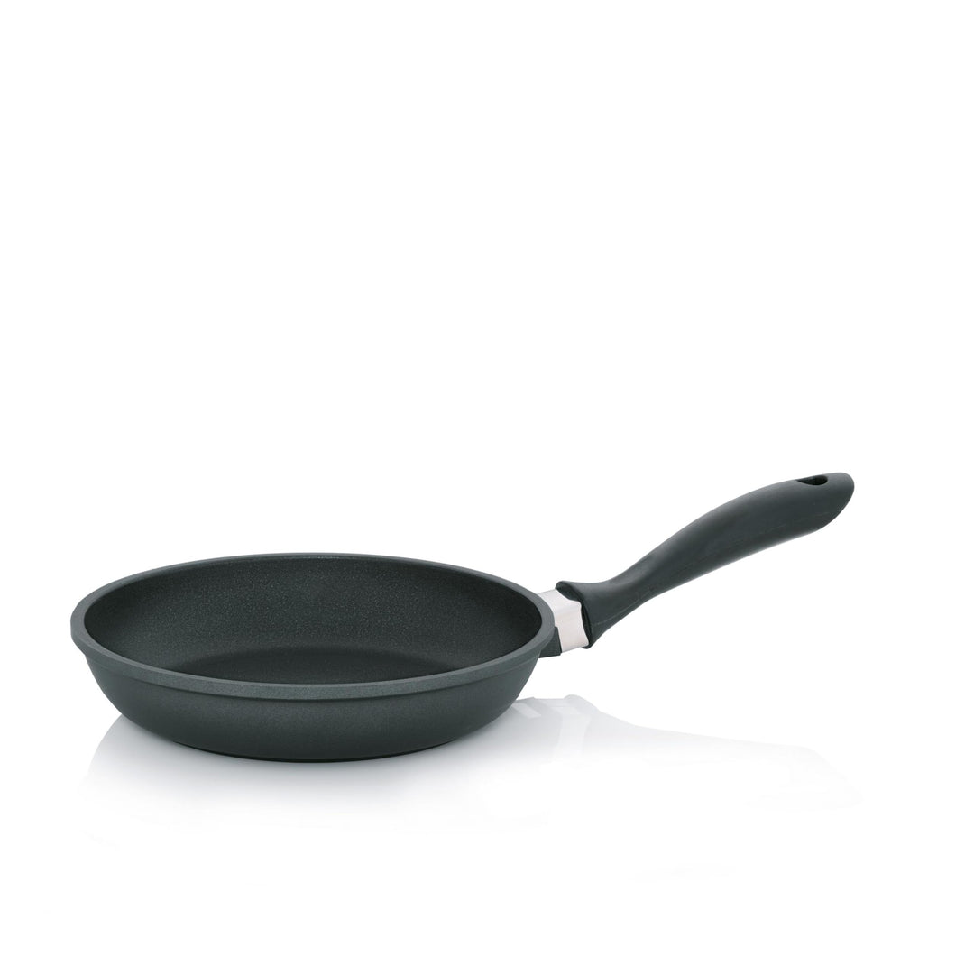 Kela 15150 Bratpfanne, Antihaftversiegelung, Aluguss 5 mm, Induktionsgeeignet, 24 cm Durchmesser, Ke