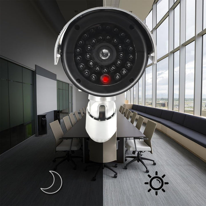 Dummy Kamera Fake Überwachung Kamera CCTV mit Blinkendem LED Licht Sicherheitskamera - 2 Stück (Silb
