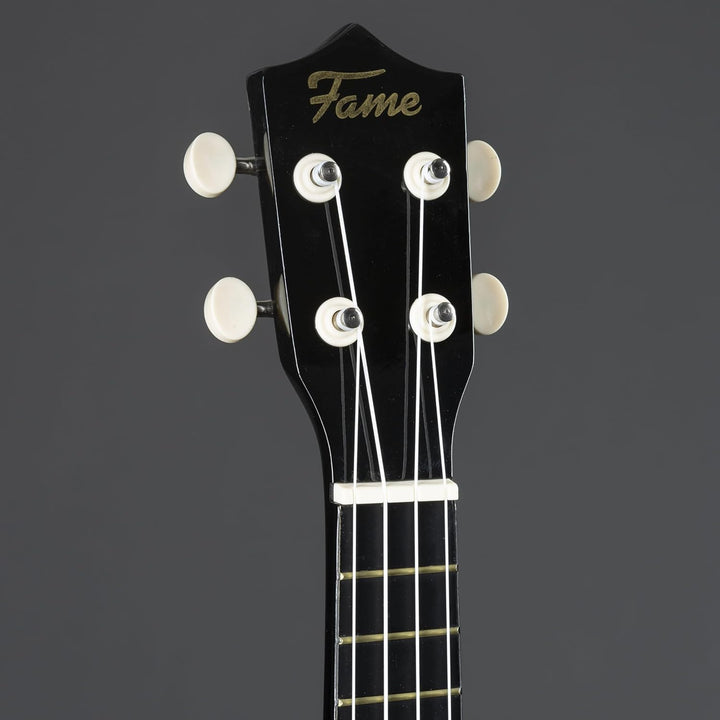 Fame UKE-S BW Sopran Ukulele, Schwarz, Inklusive Tasche, Lindenholz-Korpus, 12-Bund Composite-Griffb