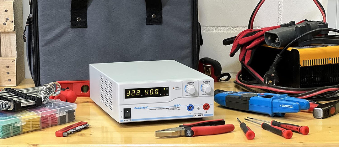 PeakTech 1580 – Labornetzgerät DC 1-32V / 0-30A mit USB, LED-Anzeige, DC-Schaltnetzteile, Stromverso