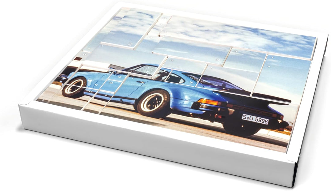 FRANZIS 55109 - Porsche 911 Turbo Adventskalender lichtgrün, Metall Modellbausatz im Massstab 1:43,