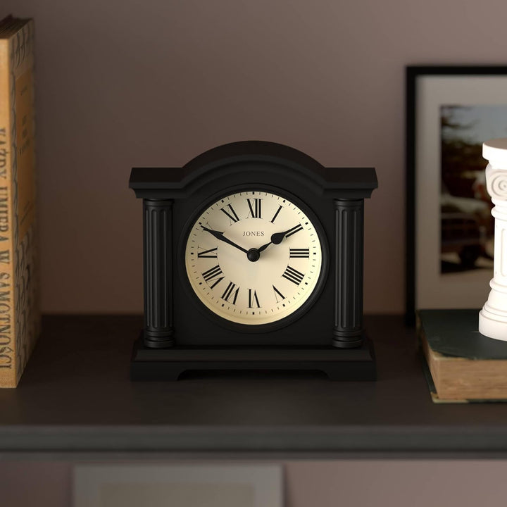 JONES CLOCKS® Kensington Kaminuhr | Klein Klassische Uhr mit gewölbtem Oberteil | Schwarz | Stilvoll