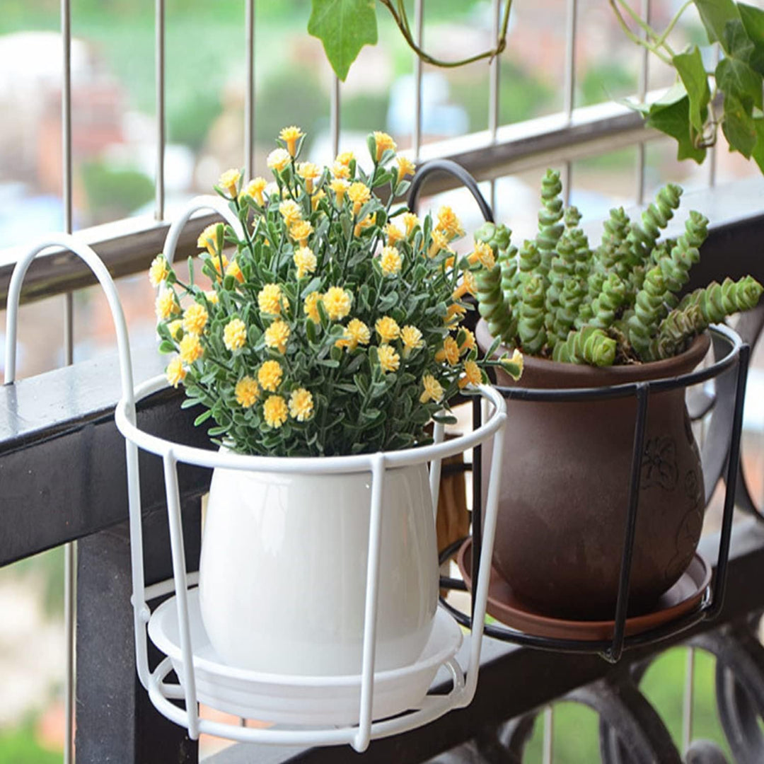 2 Stück Aufhängen Blumentopf Halterung, Metallpflanzenkorb, Blumenregal aus Eisen, Zaun Wand Hängend
