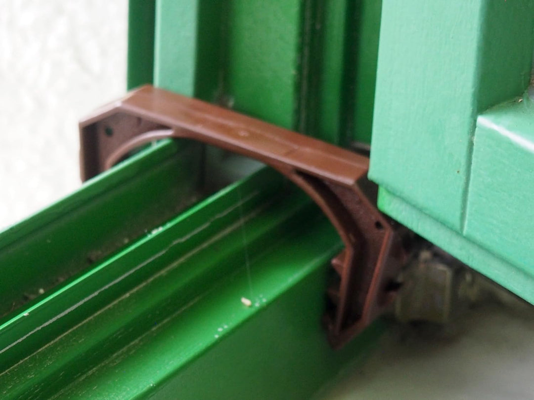 24 x Fensterklammer Kunststoff braun, Fenster-Stopp, Fenster-Keil, Zugluftsicherung