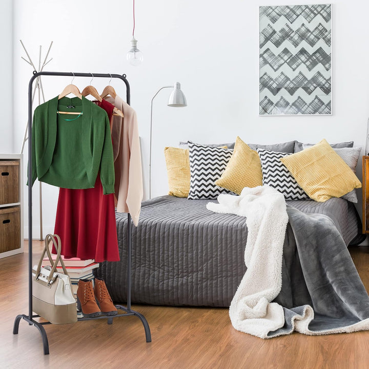 Relaxdays Kleiderständer Metall, mit Ablage, Schlafzimmer, Kleiderstange, HxBxT: 144 x 60 x 44 cm, f