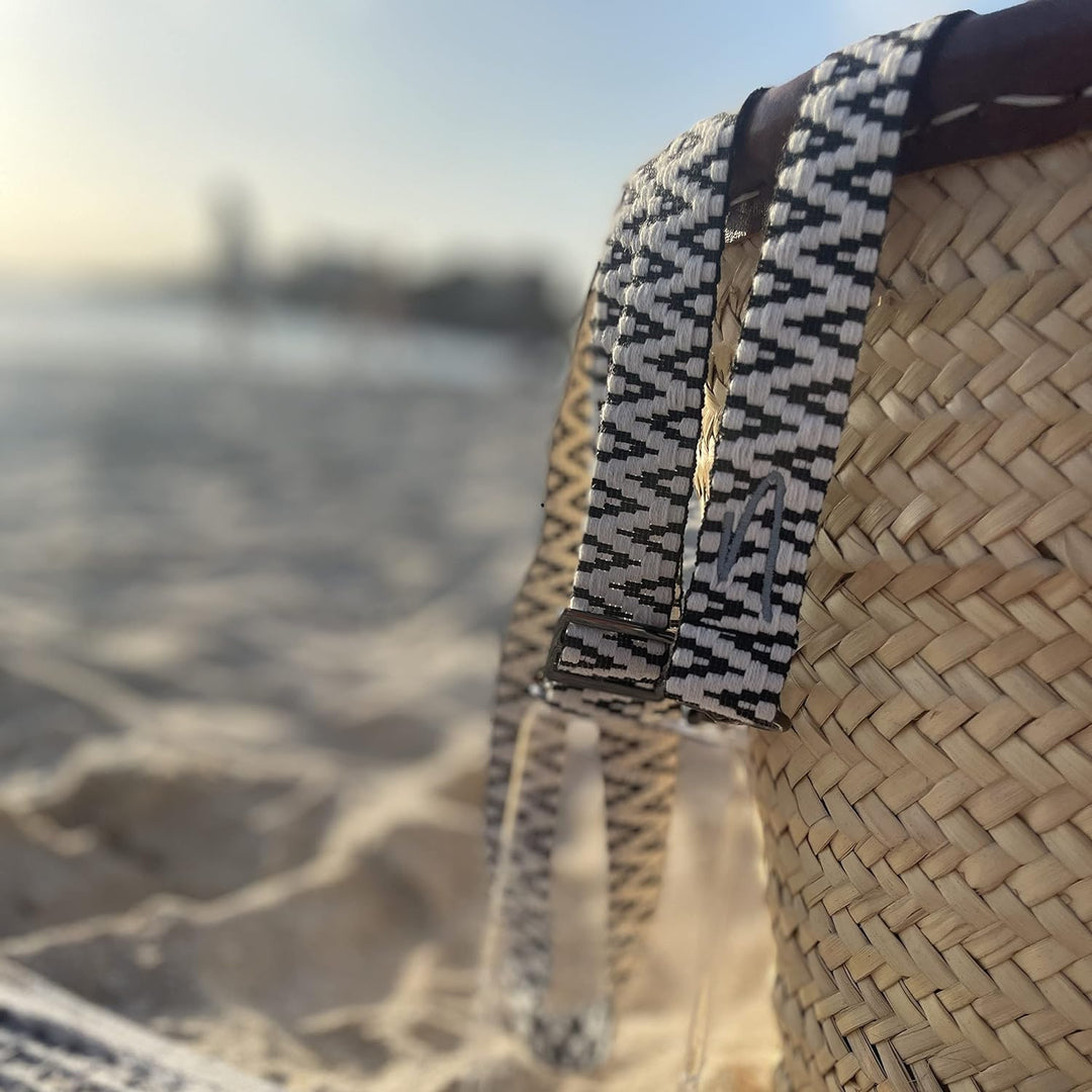 NOOMYA® Premium Fashion Handykette | Set Handyhülle iPhone 14 Plus & Handyband Midnight Star | Handy