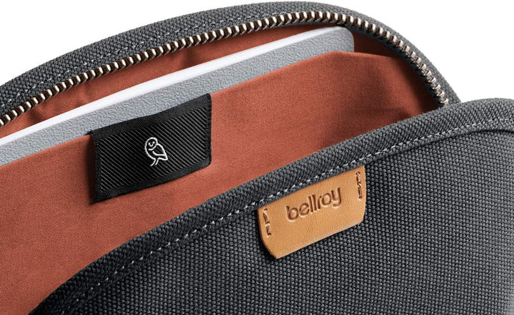 Bellroy Klassische Tasche, Leder und genähter Stoff (Stifte, Kabel, Make-up, persönliche Gegenstände