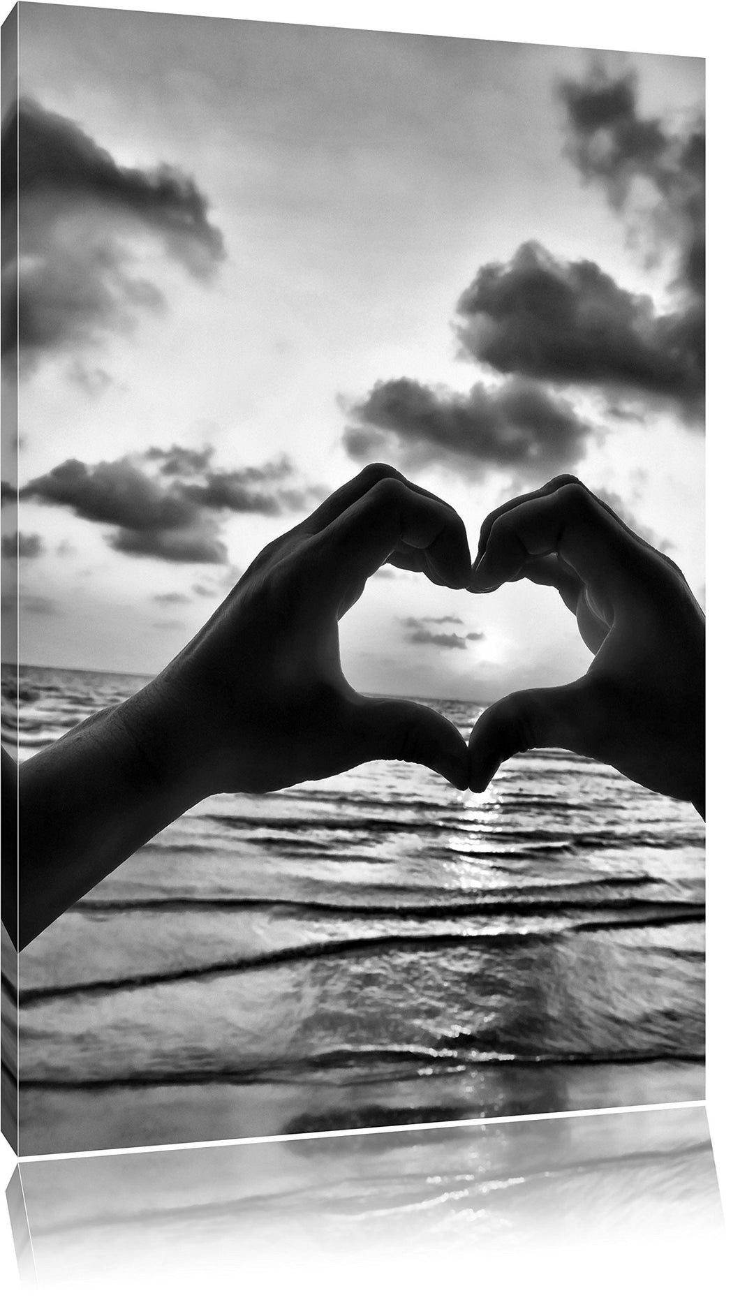 Pixxprint Händen geformtes Herz am Meer als Leinwandbild/Grösse: 100x70 cm/Wandbild/Kunstdruck/ferti