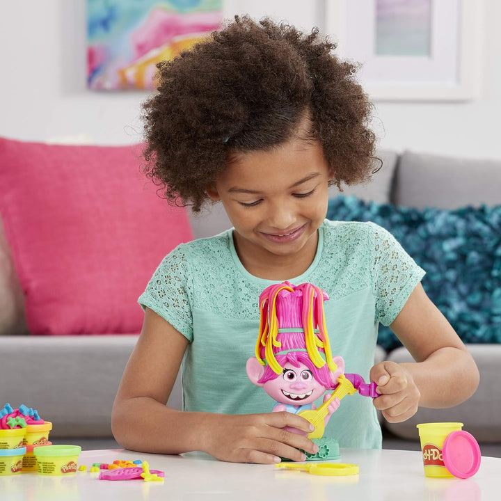 Play-Doh Trolls World Tour Frisierspass Poppy, Styling-Spielzeug für Kinder ab 3 Jahren mit 6 Farben