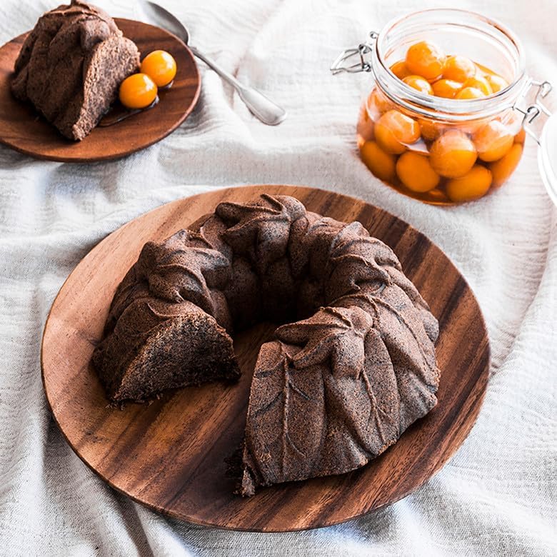 NordicWare Ernteblätter Backform Herbstblätter-Bundt, Aluminium, Braun, 26,7 x 26,7 x 9,5 cm Gugelhu
