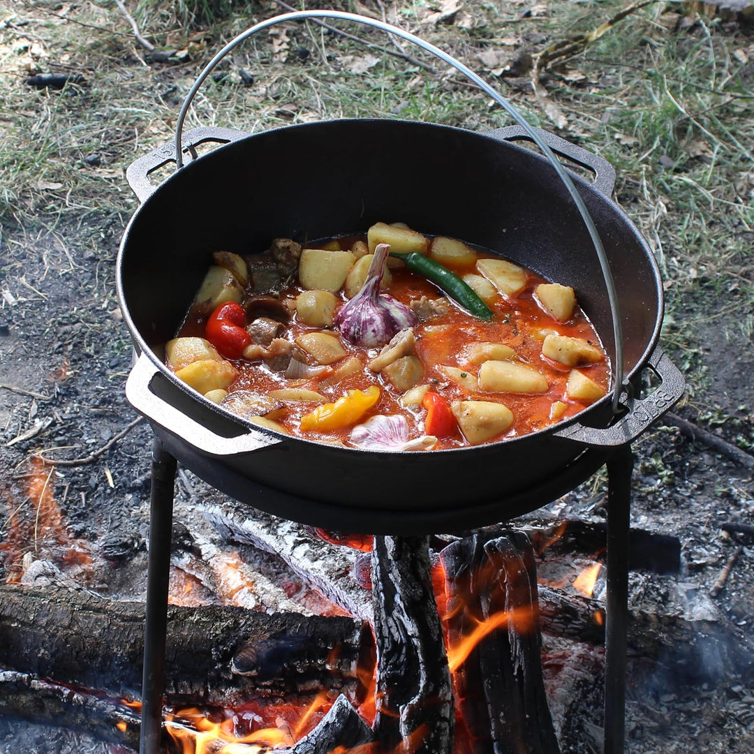 4BIG.fun Schwenktopf Kazan 8 L Camping Gusseisen mit Bügel und Deckel + Schaumkelle Bräter Tatarskij