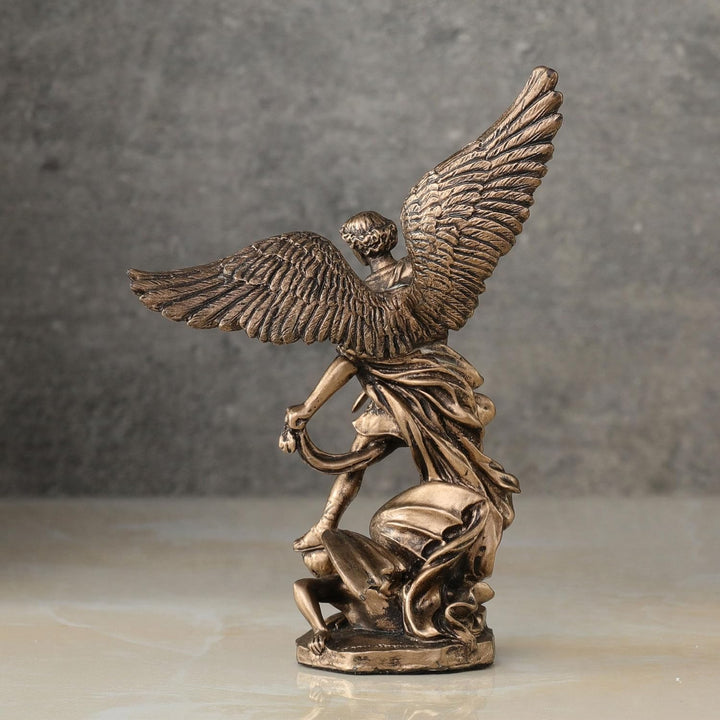 Erzengel St. Michael Slaying Demon Statue, 10,2 cm