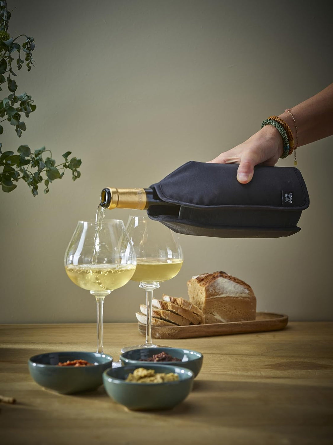 Peugeot Frizz Kühler – für einen frischen Champagner oder Wein in 20 Minuten – hält die Frische für