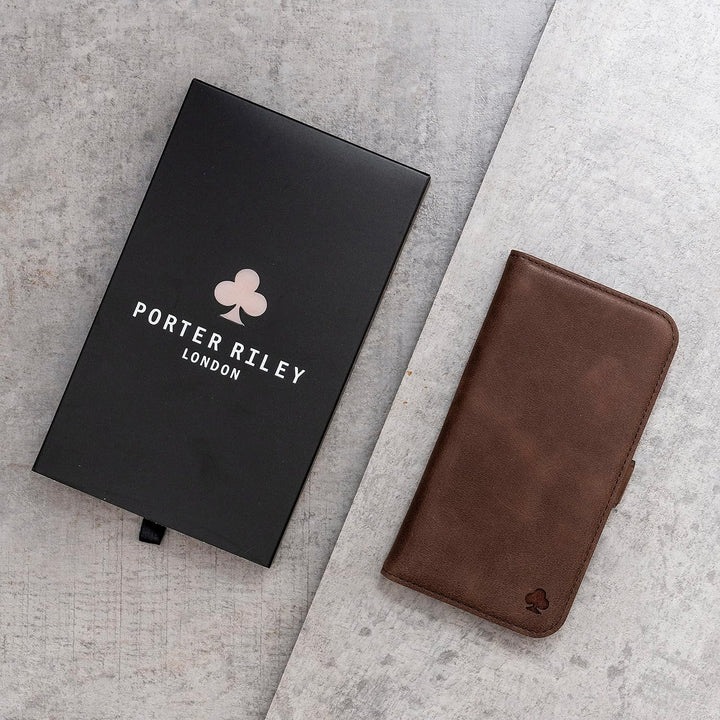 Porter Riley - Lederhülle für iPhone 14 Pro. Premium Echtleder Standhülle/Ledertasche/Brieftasche mi