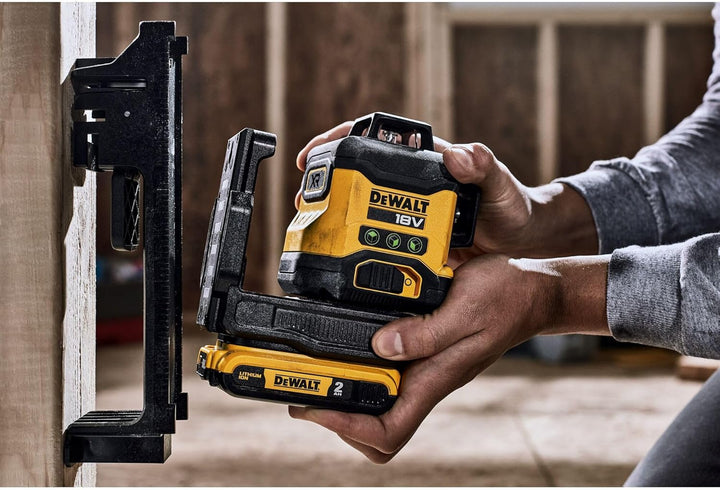 Dewalt 360° Akku-Multilinienlaser Grün DCLE34031D1 (selbstnivellierend, Genauigkeit +/- 0,3mm/m, kom