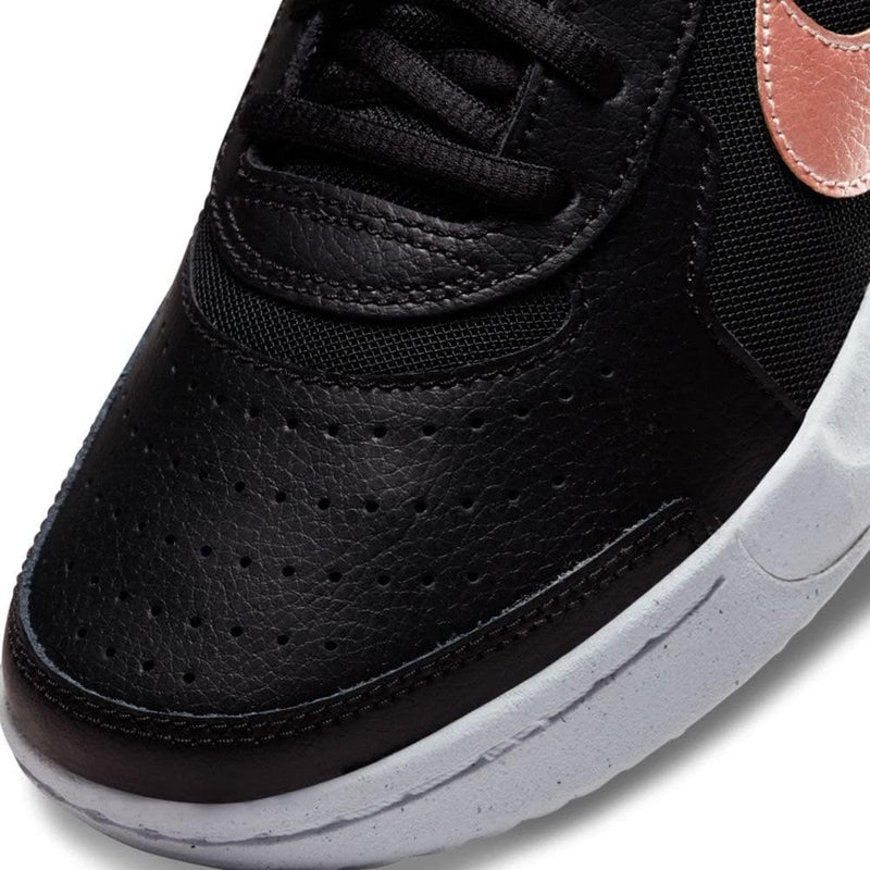 Nike Damen Nikecourt Zoom Lite 3 Sneaker 36.5 EU Black Mtlc Red Bronze White, 36.5 EU Black Mtlc Red