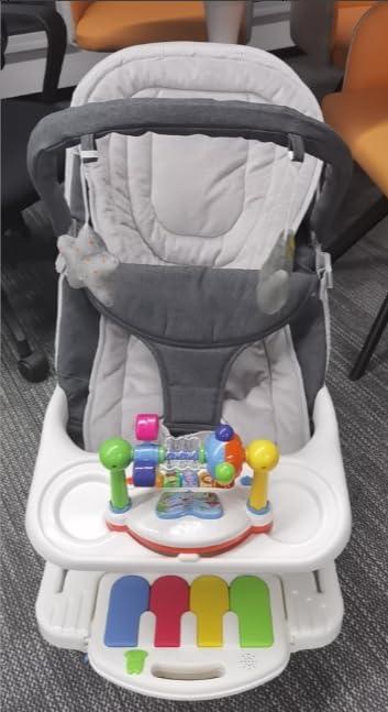 Babywippe mit Abnehmbarer Spielbogen, Baby Bouncer mit Klavierspielzeuge, Fütterungstablett, Verdick