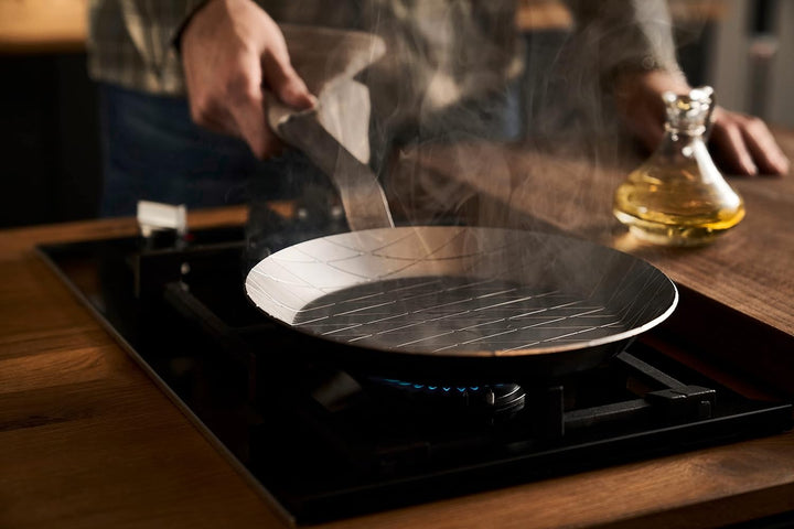 Zwilling FORGE Eisenpfanne, Robuste Pfanne aus Eisen für besondere Röstaromen, Bratpfanne mit stabil