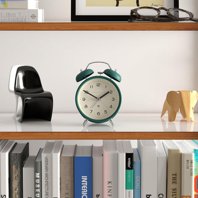 NEWGATE ® Charlie Bell Echo Alarm – Kleiner moderner Nachttischwecker – Schlafzimmerzubehör – Wecker