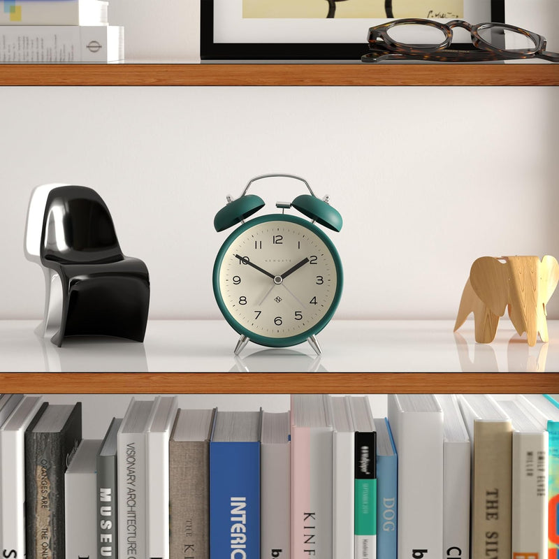 NEWGATE ® Charlie Bell Echo Alarm – Kleiner moderner Nachttischwecker – Schlafzimmerzubehör – Wecker