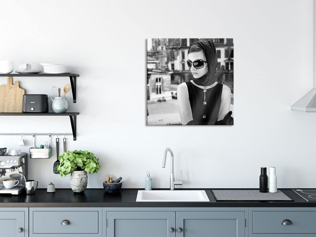 Pixxprint Glasbild | Wandbild auf Echtglas | Audrey in Paris | 80x80 cm | inkl. Aufhängung und Absta