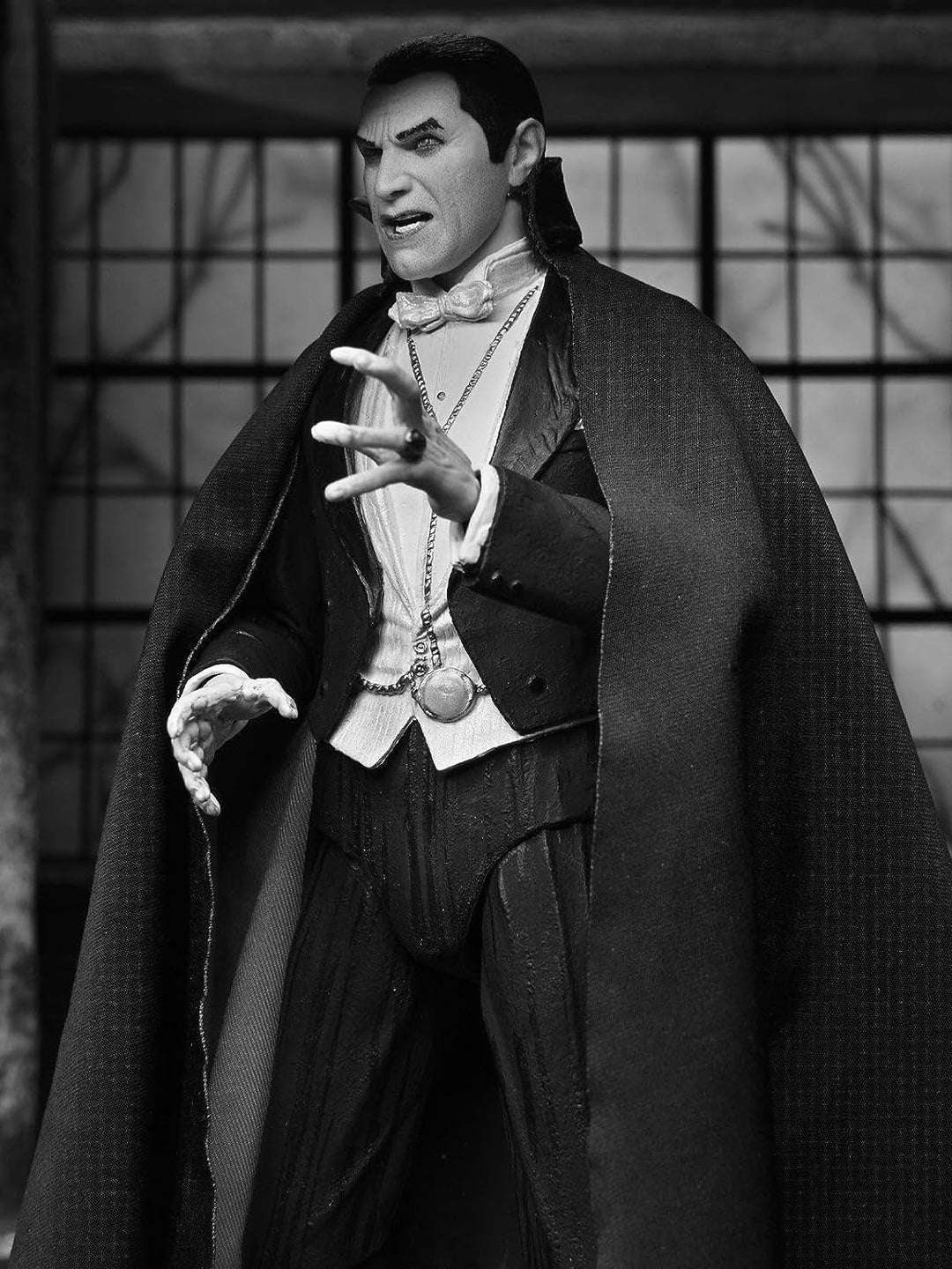 NECA: Universal Monsters – Dracula Carfax Abbey Ultimate 17,8 cm Actionfigur