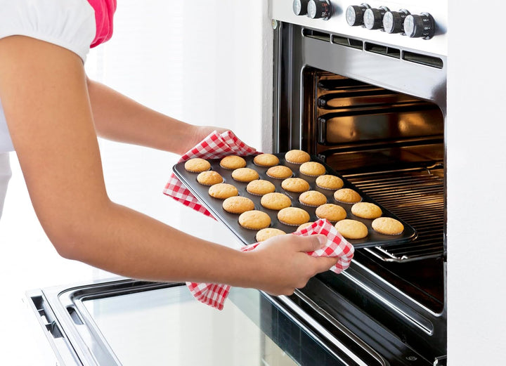 Zenker Black Metallic 24er Mini-Muffinform – Antihaftbeschichtet für perfekte Mini-Muffins & Cupcake