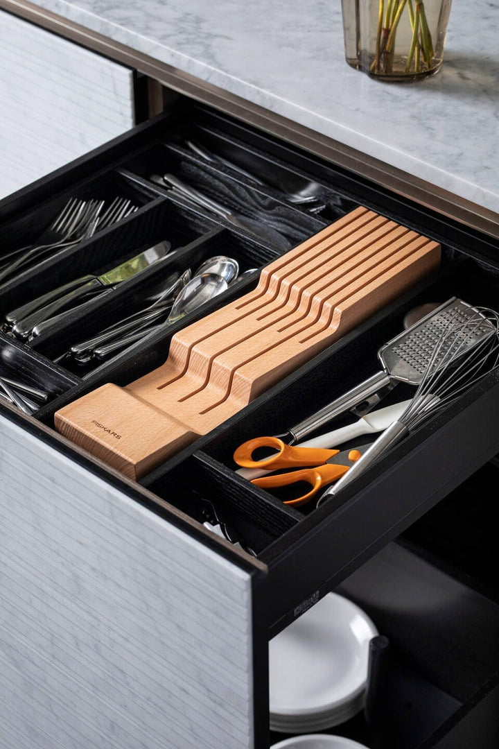 Fiskars Schubladen-Messerblock, Zur Aufbewahrung und zum Schutz von 3 grossen und 4 kleinen Messern,