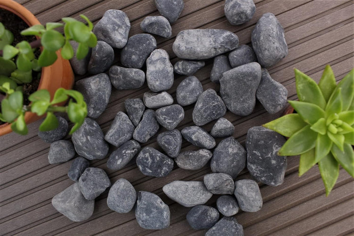 Gartenwelt Riegelsberger Nero Ebano Kies tiefschwarzer Zierkies Gartenkies Anthrazit Dunkelgrau Teic