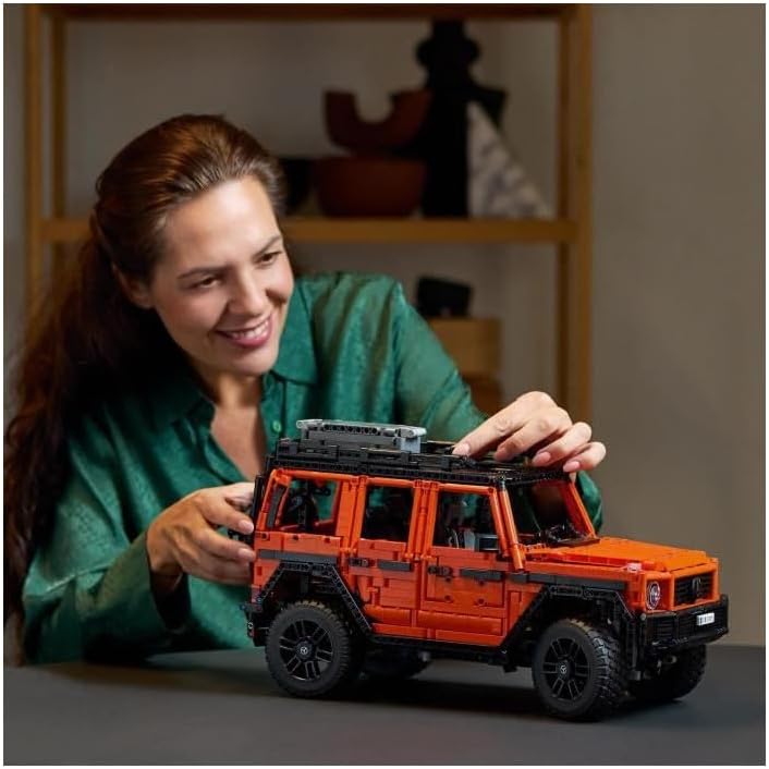 LEGO Technic Mercedes-Benz G 500 Professional Line, Bauset mit Auto-Modell der G-Klasse, Geschenk fü