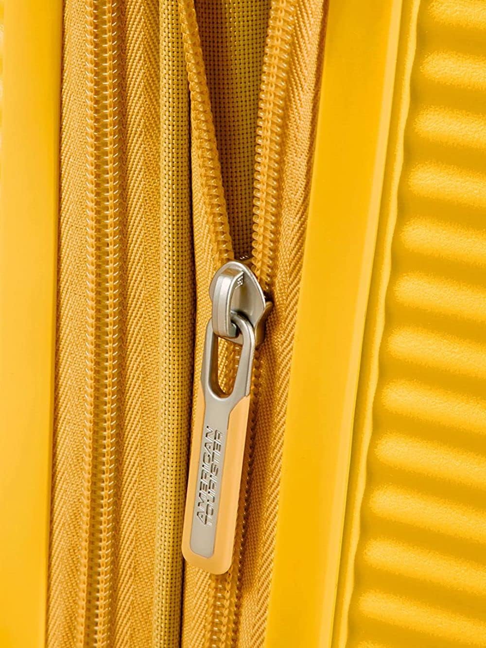 American Tourister Soundbox - Spinner S Erweiterbar Handgepäck, 55 cm, 41 L, Gelb (Golden Yellow) Ge