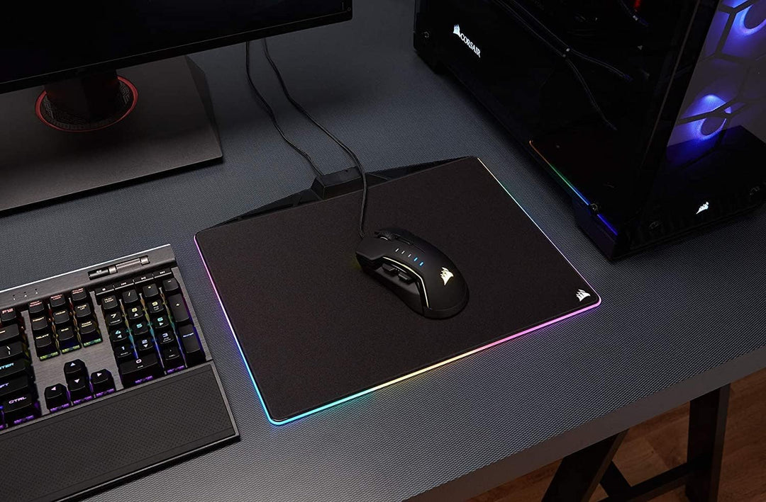 Corsair MM800C Polaris RGB Gaming Mauspad (Medium, RGB 15 Zonen Beleuchtung, Stoffoberfläche) schwar