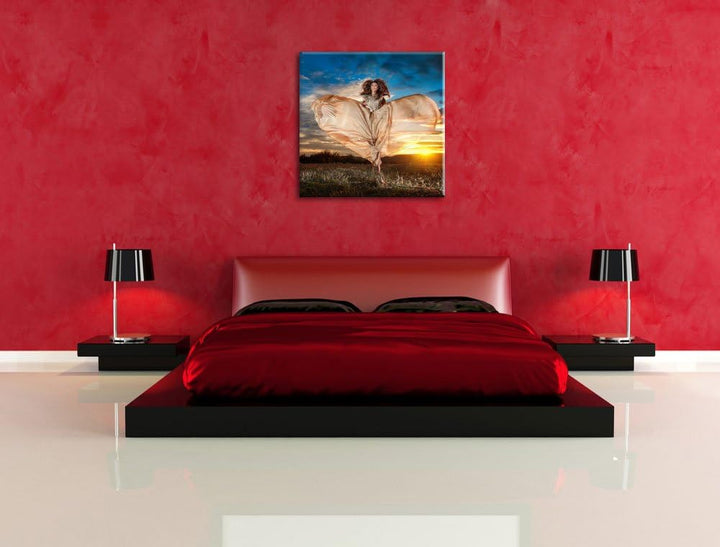 Pixxprint Frau mit Kleid bei Sonnenuntergang als Leinwandbild/Grösse: 70x70 cm/Wandbild/Kunstdruck/f