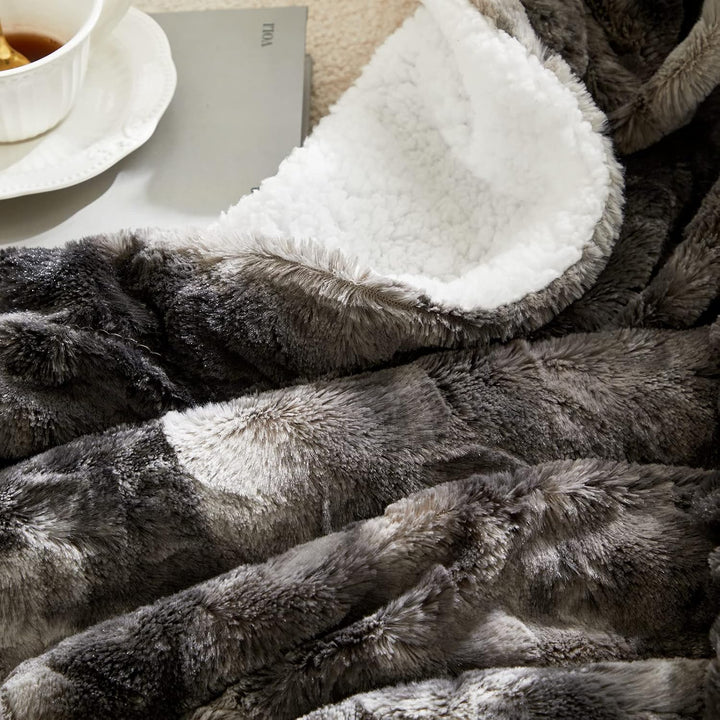Wajade Kunstfelldecke – Sherpa Schafdecke – Comfort Luxuriöse Flauschige Kuscheldecke – weiche Decke