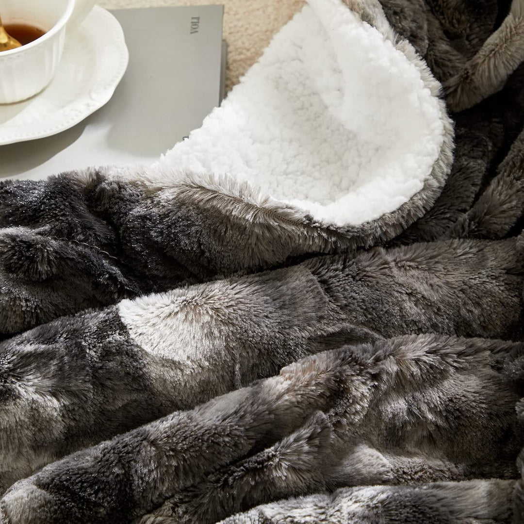 Wajade Kunstfelldecke – Sherpa Schafdecke – Comfort Luxuriöse Flauschige Kuscheldecke – weiche Decke