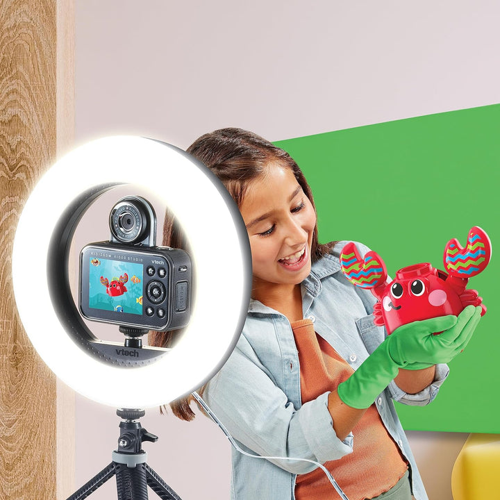 VTech KidiZoom Video Studio Deluxe Bundle – Kinderkamera mit Greenscreen, Stativ, Ringlicht, Handsch