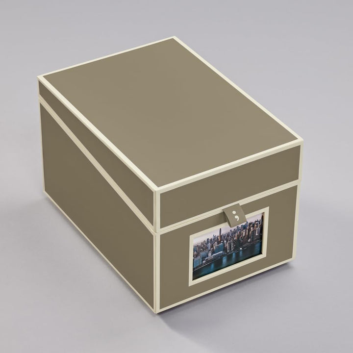 Semikolon 370079 CD- und Fotobox – 17,7 x 15,7 x 25,6 cm – für 10 x 15 cm Fotos – Cover fango beige,