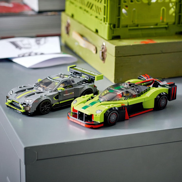 LEGO 76910 Speed Champions Aston Martin Valkyrie AMR Pro & Vantage GT3, Bausatz mit 2 Rennwagen, Mod