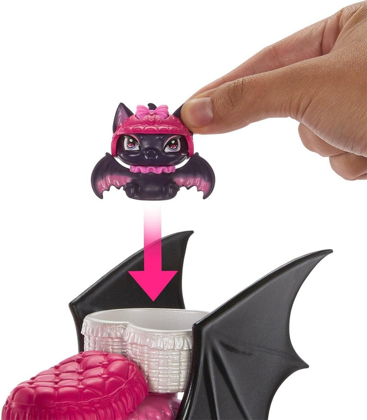 Draculaura und Sein Monster Scooter hig